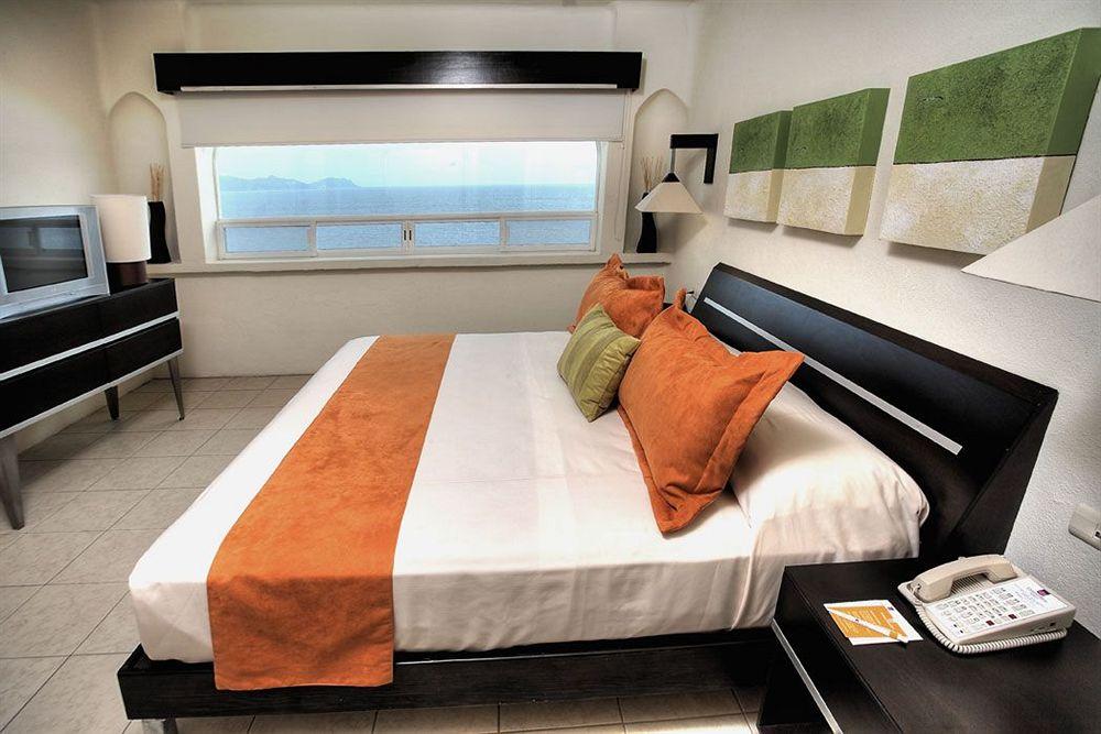 Camino Real Manzanillo Hotel ภายนอก รูปภาพ