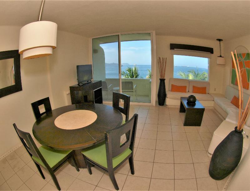 Camino Real Manzanillo Hotel ภายนอก รูปภาพ